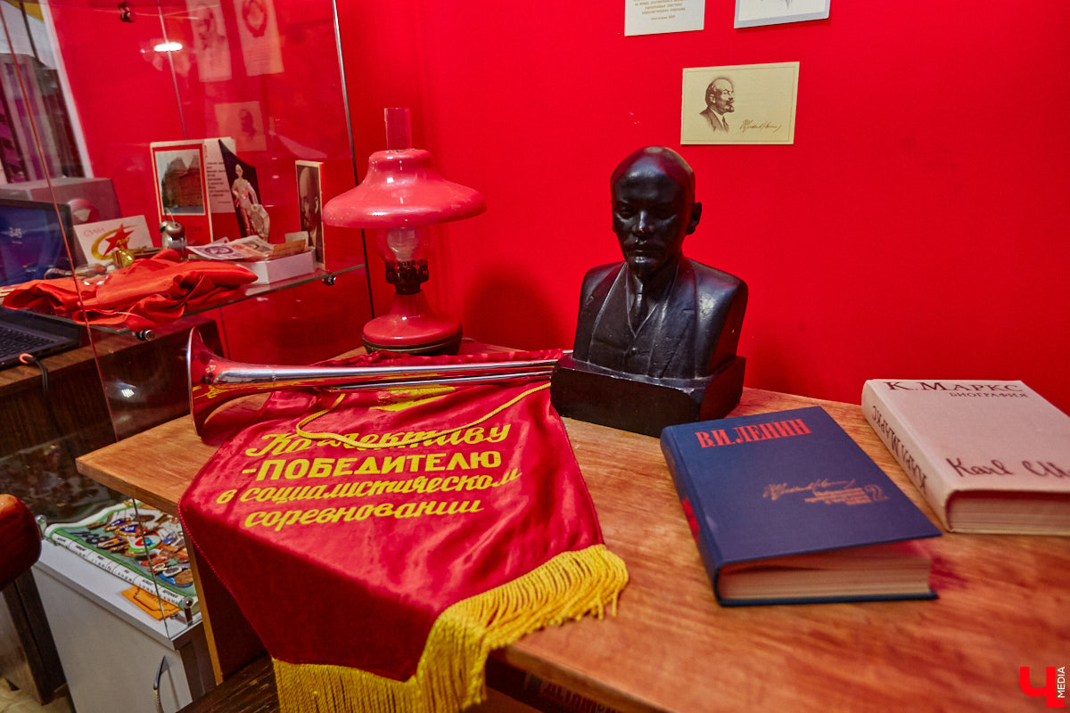 В порыве ностальгии по советской эпохе иногда хочется пустить время вспять. Но есть куда менее кардинальные и более доступные способы сделать камбэк на десятки лет назад. Например, заглянуть в локации с ретровайбом. «Ключ-Медиа» нашел три таких точки на карте Владимира.