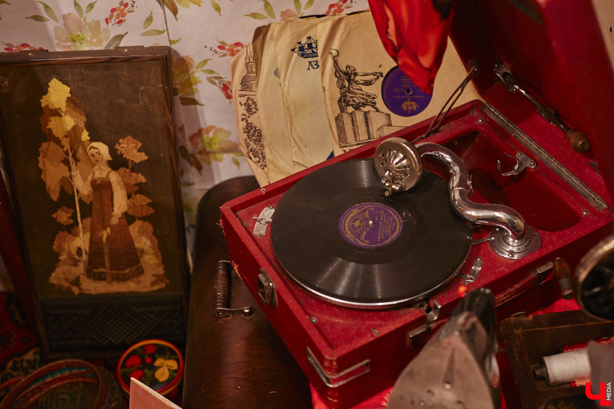 В порыве ностальгии по советской эпохе иногда хочется пустить время вспять. Но есть куда менее кардинальные и более доступные способы сделать камбэк на десятки лет назад. Например, заглянуть в локации с ретровайбом. «Ключ-Медиа» нашел три таких точки на карте Владимира.