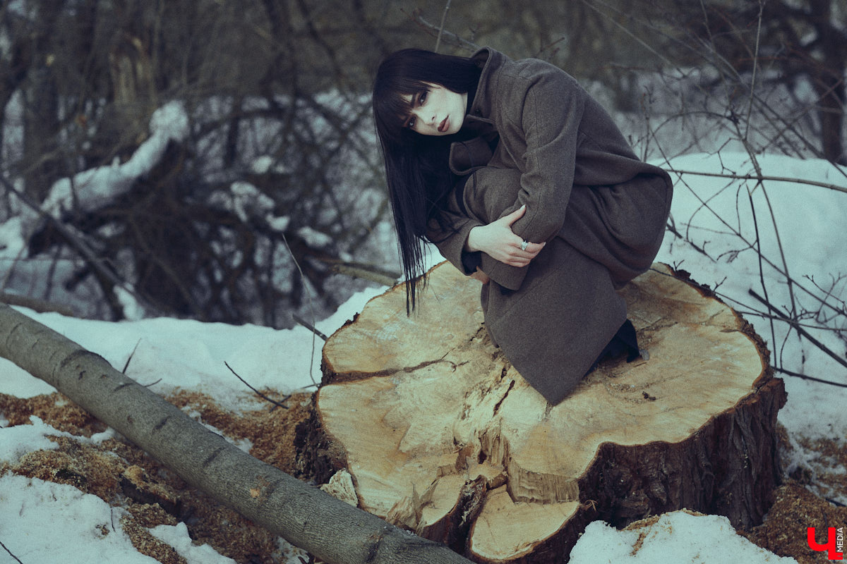 Во Владимире дефицит оазисов. Некогда утопавший в зелени город постепенно превращается в индустриальный короб, обшитый вентфасадом. «Ключ-Медиа» решил рассмотреть проблему в свойственной ему манере — при помощи творчества. Площадкой для перформанса на злобу дня стали старые сады на улице Мира, где проходит массовая вырубка деревьев.