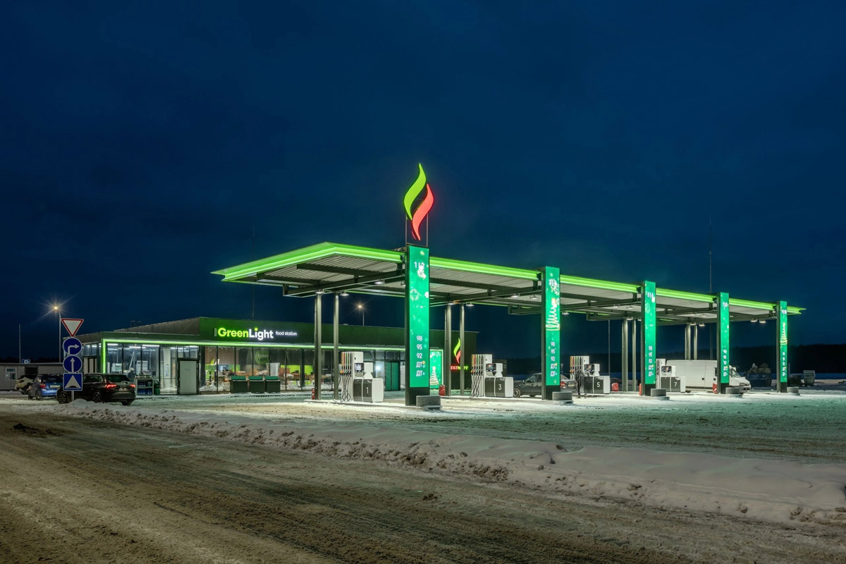 За первые два месяца, прошедшие с момента открытия трассы М-12 «Восток», по ней успели проехать 4 миллиона раз. И среди автолюбителей, пользующихся магистралью, проходящей через наш регион, конечно, есть жители Владимирской области. «Ключ-Медиа» узнал у этих водителей, как им новое скоростное шоссе.