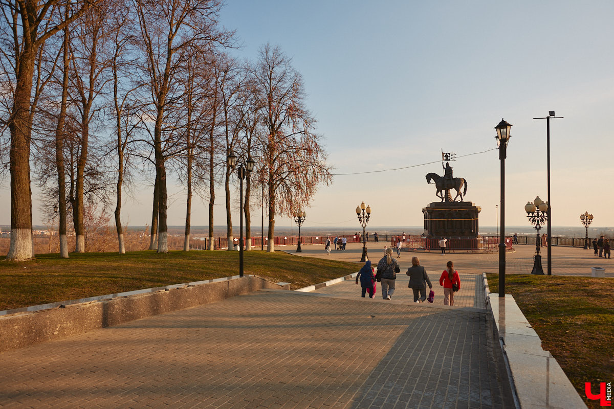 Настоящая благоухающая весна в паре шагов от нас, а значит, скоро все расцветет. Но приз за самый яркий наряд точно получит пасхальное дерево, которое по традиции облачится в свое одеяние в канун светлого праздника. Рассказываем, когда и где во Владимире развернется красочное зрелище.