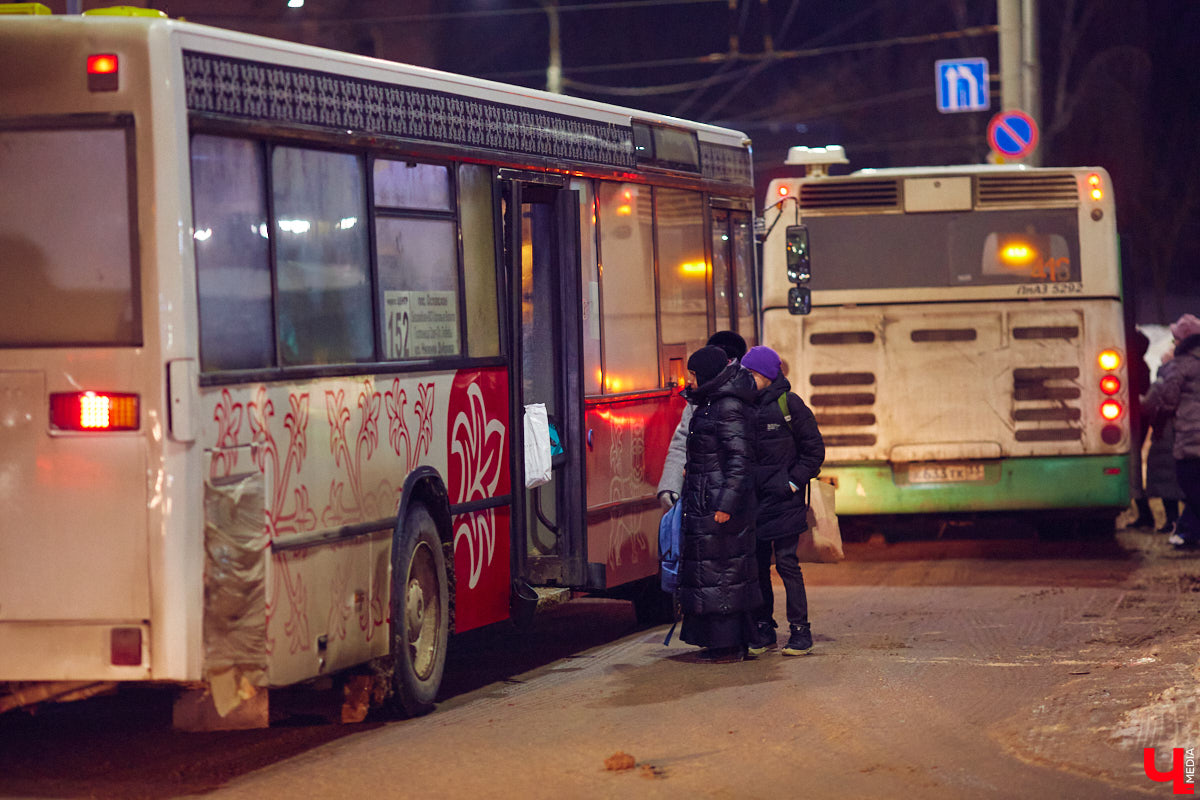 С каждым днем обстановка вокруг общественного транспорта в городе накаляется всё сильнее. Например, из-за ухода еще одного перевозчика областной центр рискует лишиться маршрута № 17. О том, что происходит и можно ли как-то это исправить, «Ключ-Медиа» поговорил с основателем сообщества «"PRO Транспорт" Владимир News».