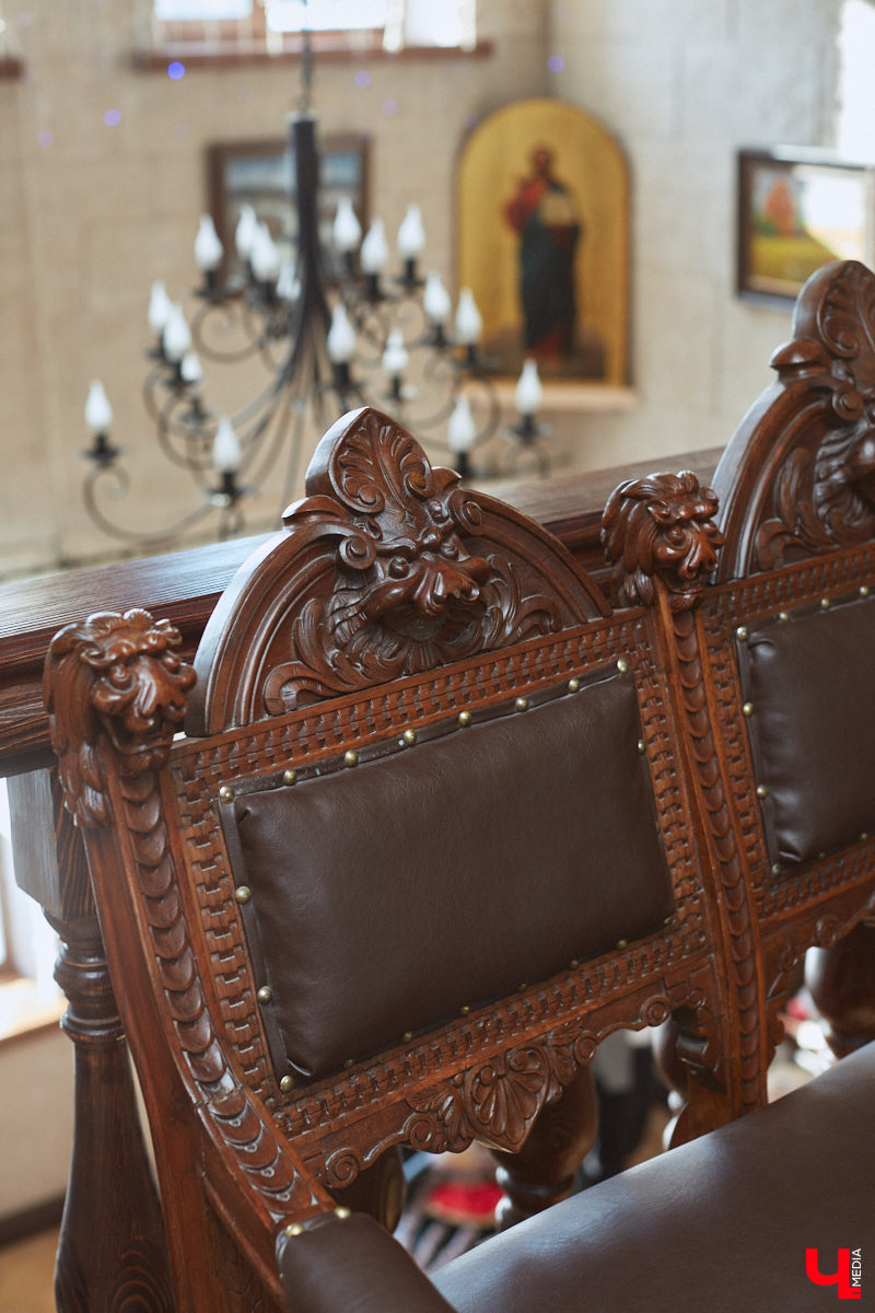 Главному проекту отельера Светланы Марковой         — усадьбе «Добролюбово»         — в         этом году исполняется 10         лет. Химик по         образованию случайно попала в         индустрию гостеприимства, а         сегодня в         ее         ведении несколько успешных гостевых домов и         ресторан «Русское подворье в         Суздале». Об         особенностях гостеприимства в         городе-музее, подготовке к         его тысячелетию, запросах туристов и         сотрудников, немного о         своей карьере и         чуть-чуть о         личном Светлана рассказала в         интервью «Ключ-Медиа».