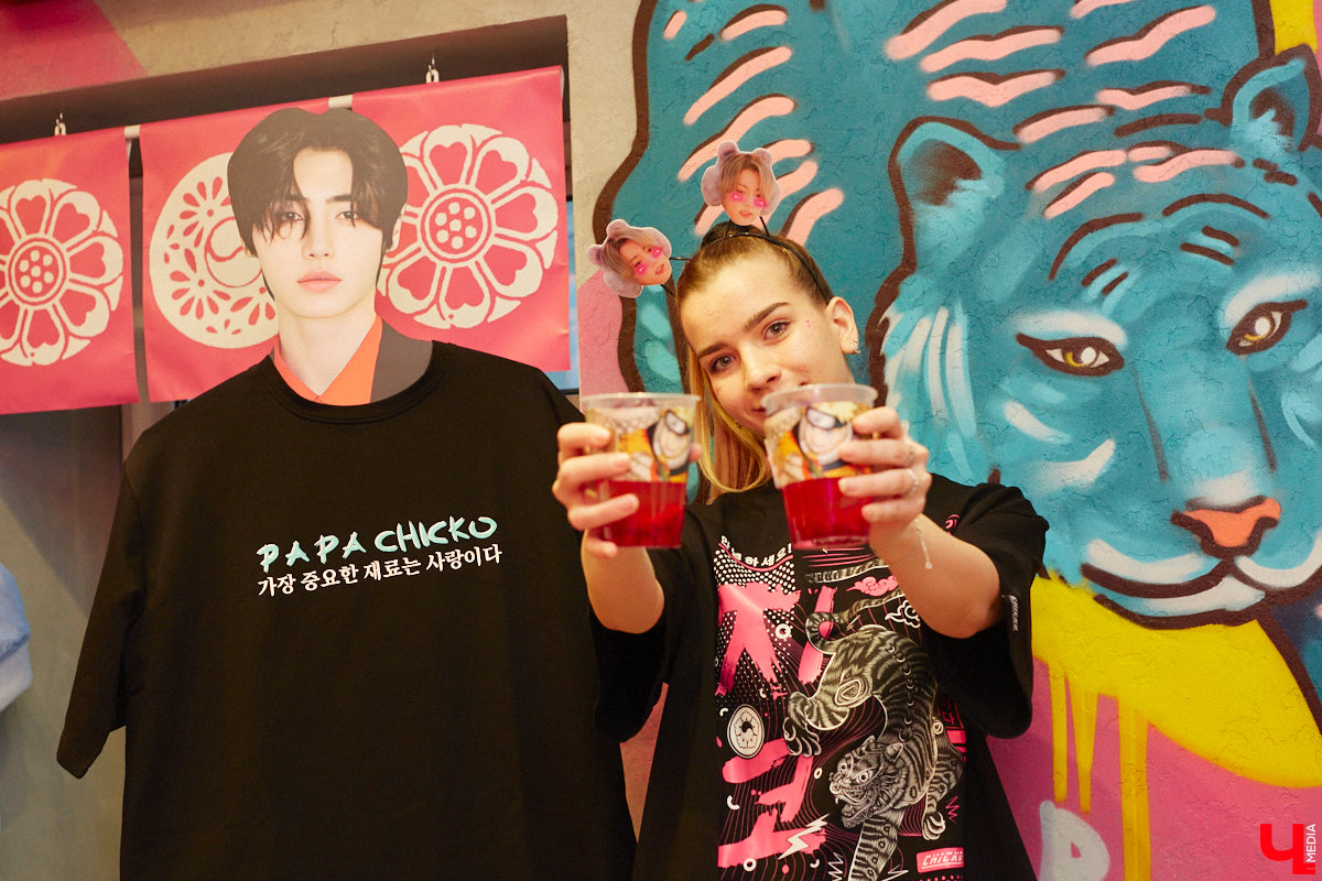 Южная Корея сейчас один из главных трендсеттеров. Люди обожают k-pop айдолов и массово смотрят дорамы. Кусочек яркой страны появился и во Владимире. Рассказываем о концепции нового фуд-проекта, в рамках которого прошла закрытая дегустация с участием «Ключ-Медиа» и популярных блогеров.