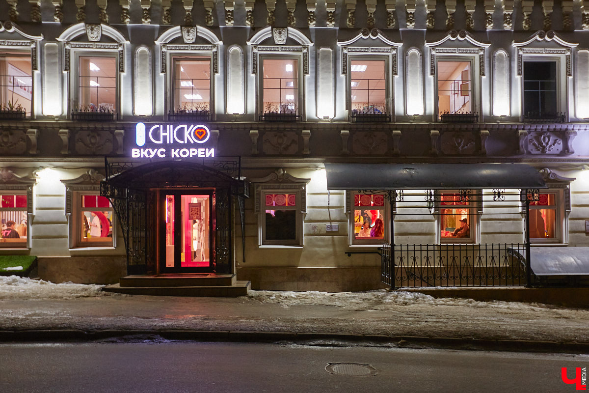 Южная Корея сейчас один из главных трендсеттеров. Люди обожают k-pop айдолов и массово смотрят дорамы. Кусочек яркой страны появился и во Владимире. Рассказываем о концепции нового фуд-проекта, в рамках которого прошла закрытая дегустация с участием «Ключ-Медиа» и популярных блогеров.