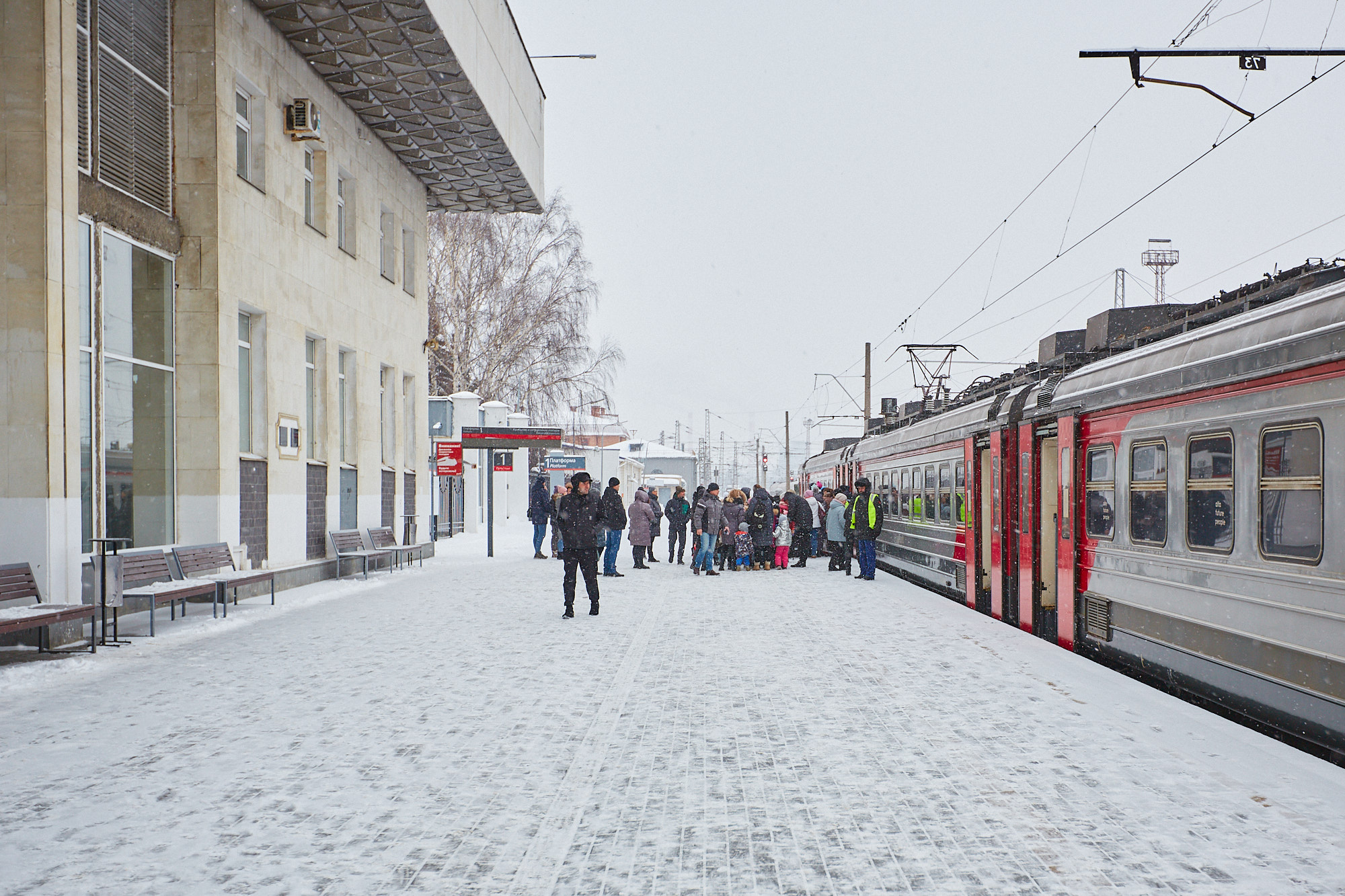 Высокоскоростная железнодорожная магистраль Москва — Казань пройдет по территории нашего региона. Принципиальное решение о продлении ветки между двумя столицами уже принято. Да и расчетная скорость объявлена — составы будут разгоняться до 360 км/ч.