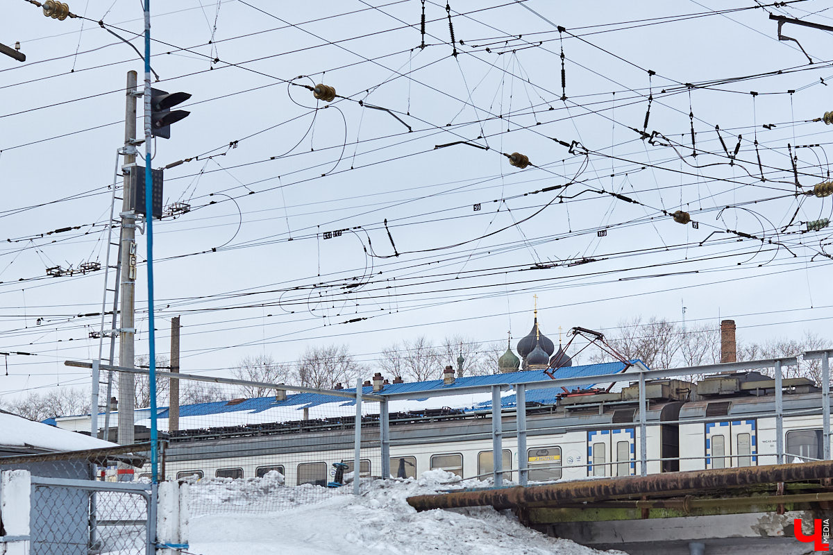 Высокоскоростная железнодорожная магистраль Москва — Казань пройдет по территории нашего региона. Принципиальное решение о продлении ветки между двумя столицами уже принято. Да и расчетная скорость объявлена — составы будут разгоняться до 360 км/ч.