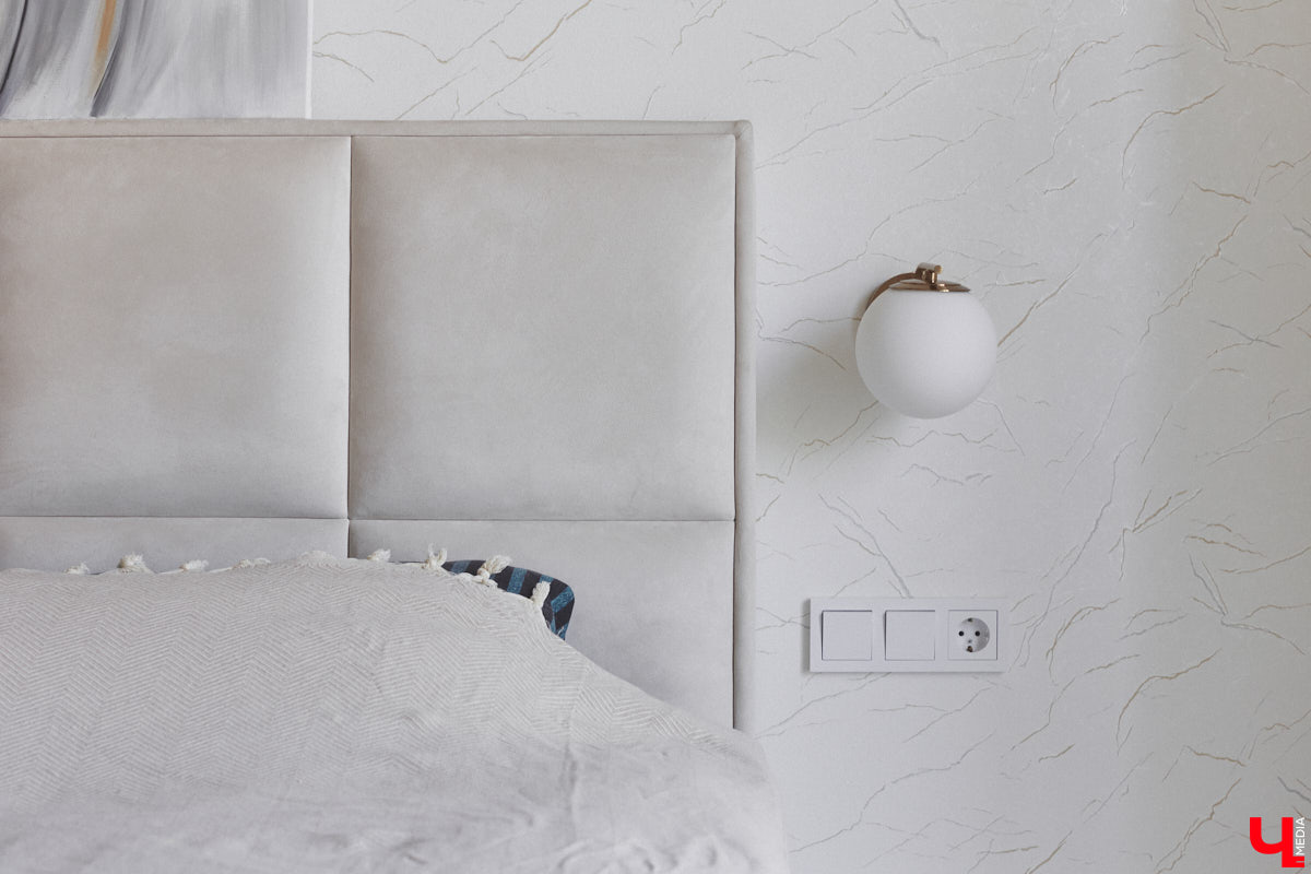 Каково жить в «сталинке» 1955 года строения в самом сердце Владимира большой семье, которая несколько лет обитала в микрорайоне Пиганово и планировала скорее переезд в коттедж с собственным участком земли? Об этом «Ключ-Медиа» поведала многодетная мама и хозяйка четырехкомнатной квартиры с французскими окнами, расположенной в доме на Больших Ременниках, Алёна Ишутина.