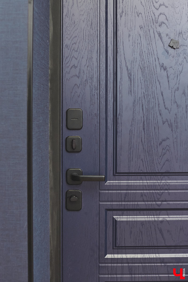 Каково жить в «сталинке» 1955 года строения в самом сердце Владимира большой семье, которая несколько лет обитала в микрорайоне Пиганово и планировала скорее переезд в коттедж с собственным участком земли? Об этом «Ключ-Медиа» поведала многодетная мама и хозяйка четырехкомнатной квартиры с французскими окнами, расположенной в доме на Больших Ременниках, Алёна Ишутина.