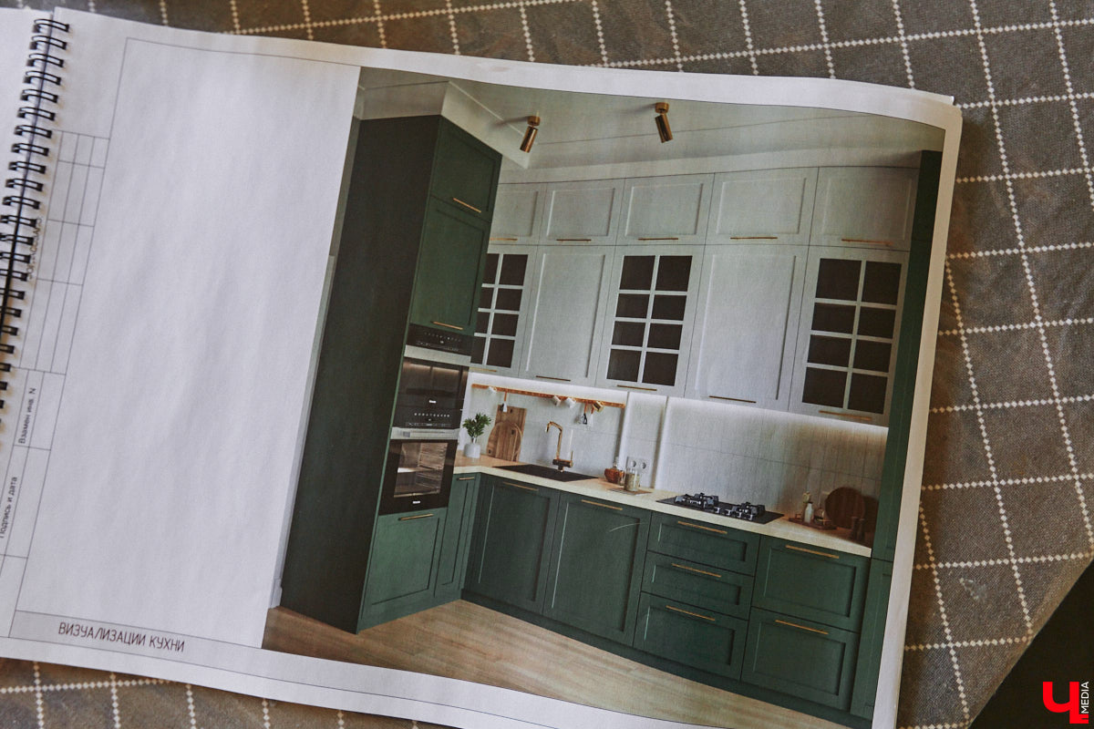 Каково жить в «сталинке» 1955 года строения в самом сердце Владимира большой семье, которая несколько лет обитала в микрорайоне Пиганово и планировала скорее переезд в коттедж с собственным участком земли? Об этом «Ключ-Медиа» поведала многодетная мама и хозяйка четырехкомнатной квартиры с французскими окнами, расположенной в доме на Больших Ременниках, Алёна Ишутина.