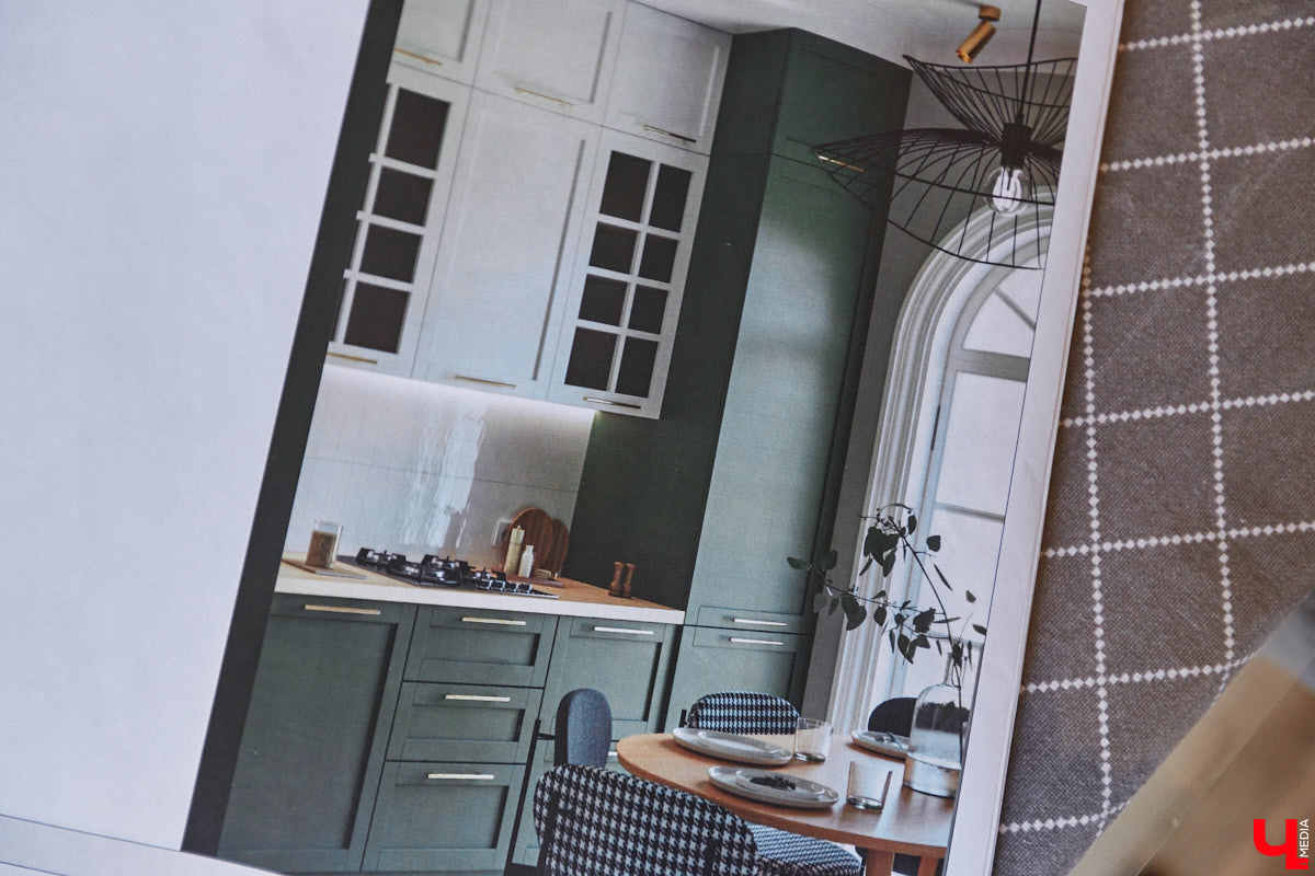 Каково жить в «сталинке» 1955 года строения в самом сердце Владимира большой семье, которая несколько лет обитала в микрорайоне Пиганово и планировала скорее переезд в коттедж с собственным участком земли? Об этом «Ключ-Медиа» поведала многодетная мама и хозяйка четырехкомнатной квартиры с французскими окнами, расположенной в доме на Больших Ременниках, Алёна Ишутина.