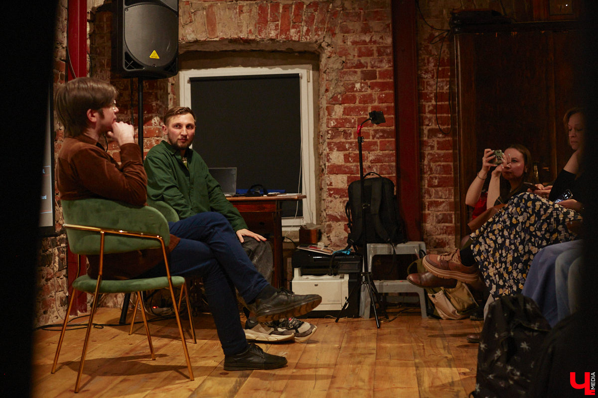 Гусь-Хрустальный до сих пор является стекольной столицей России, однако о его прежней мощи остается лишь вспоминать. Владимирские журналисты собрали уникальные сведения о промышленном кризисе в единую летопись и показали ее в своем документальном фильме, который мы на днях посмотрели.