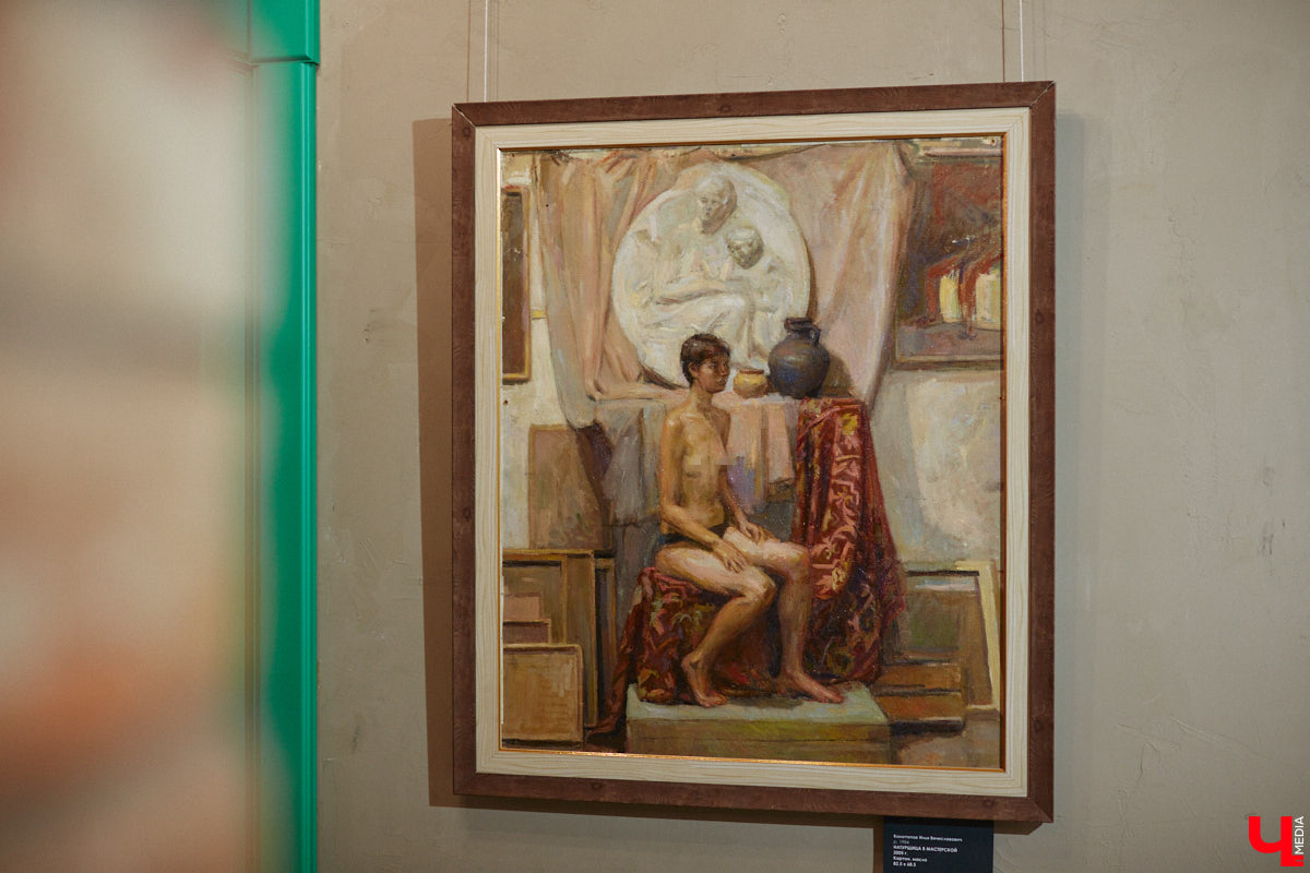 Во Владимире открылась выставка «Без одежд». Как можно догадаться из названия, речь на ней идет о самом обсуждаемом и противоречивом живописном жанре ню. «Ключ-Медиа» посетил откровенную экспозицию и своими глазами убедился: ничего пошлого, сплошное искусство, раскрывающее всю многогранную красоту женского тела.