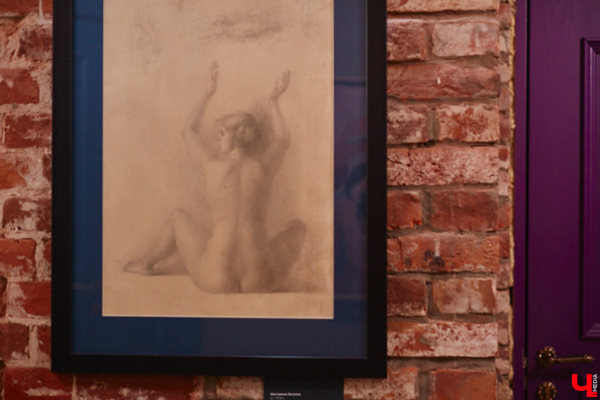 Во Владимире открылась выставка «Без одежд». Как можно догадаться из названия, речь на ней идет о самом обсуждаемом и противоречивом живописном жанре ню. «Ключ-Медиа» посетил откровенную экспозицию и своими глазами убедился: ничего пошлого, сплошное искусство, раскрывающее всю многогранную красоту женского тела.