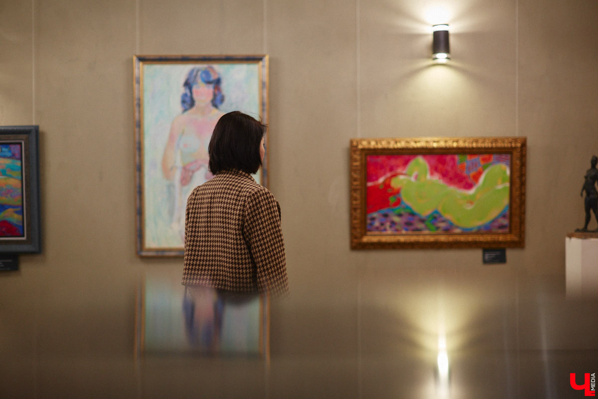 Во Владимире открылась выставка «Без одежд». Как можно догадаться из названия, речь на ней идет о самом обсуждаемом и противоречивом живописном жанре ню. «Ключ-Медиа» посетил откровенную экспозицию и своими глазами убедился: ничего пошлого, сплошное искусство, раскрывающее всю многогранную красоту женского тела.