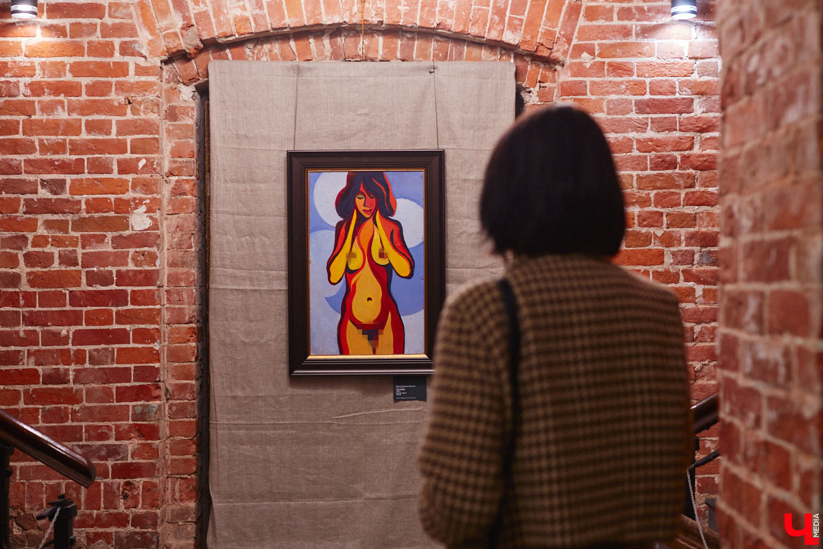 Во Владимире открылась выставка «Без одежд». Как можно догадаться из названия, речь на ней идет о самом обсуждаемом и противоречивом живописном жанре ню. «Ключ-Медиа» посетил откровенную экспозицию и своими глазами убедился: ничего пошлого, сплошное искусство, раскрывающее всю многогранную красоту женского тела.
