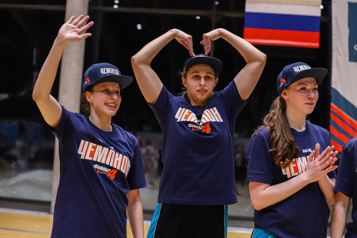 Впервые команда из 33-го региона стала чемпионом Студенческой лиги РЖД по баскетболу. Исторический результат на счету сборной ВлГУ «Владимирские львицы». «Финал четырех» прошел так удачно, что наши девушки не оставили шансов соперницам из Екатеринбурга.