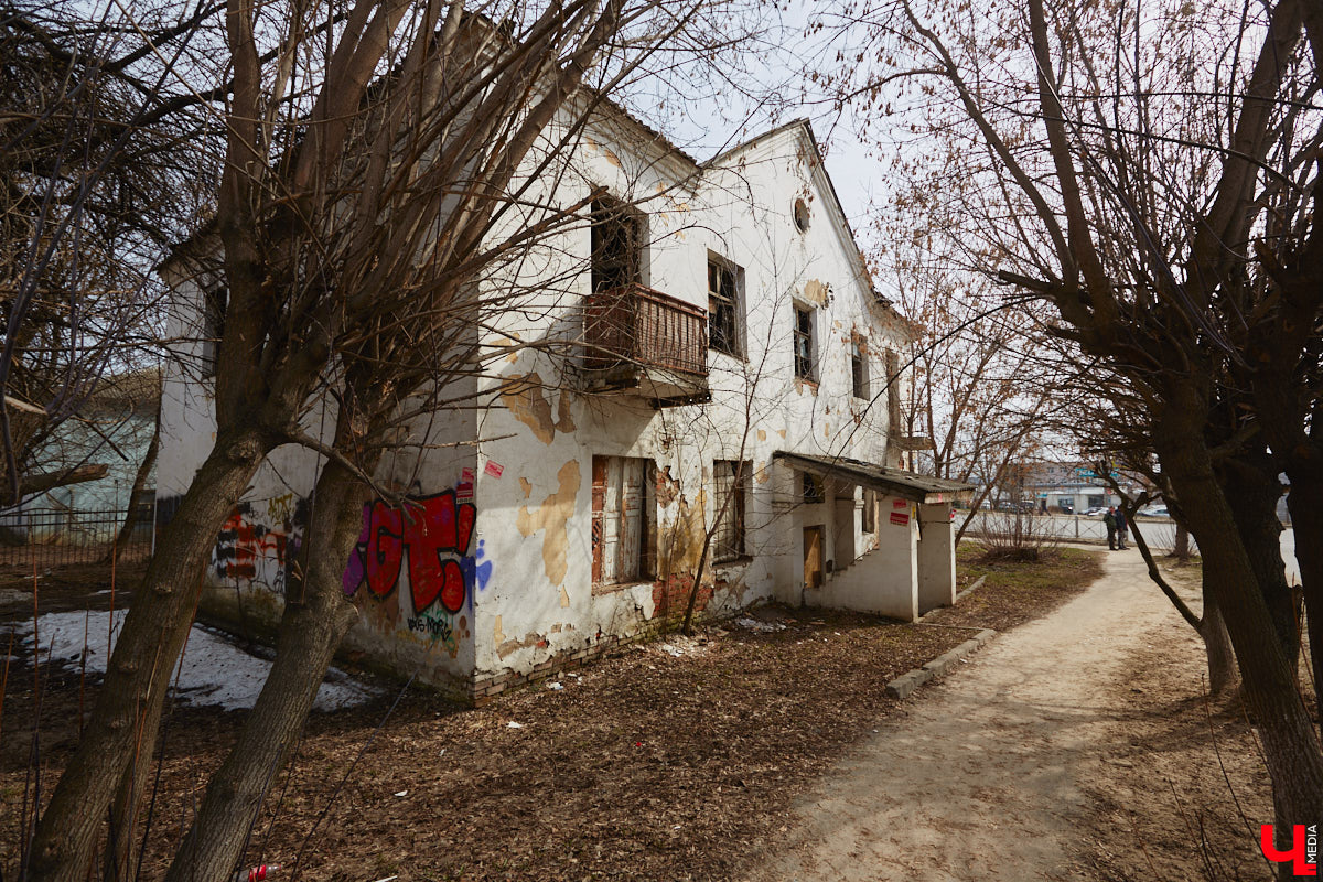 Владимирская недвижимость очень даже движимая. Например, на участке, где стоял дом с более чем 130-летней историей, должен появиться новенький особняк. А вот строение на одной из самых загруженных улиц, наоборот, скоро пропадет. Последние изменения на карте города «Ключ-Медиа» собрал в обзор.