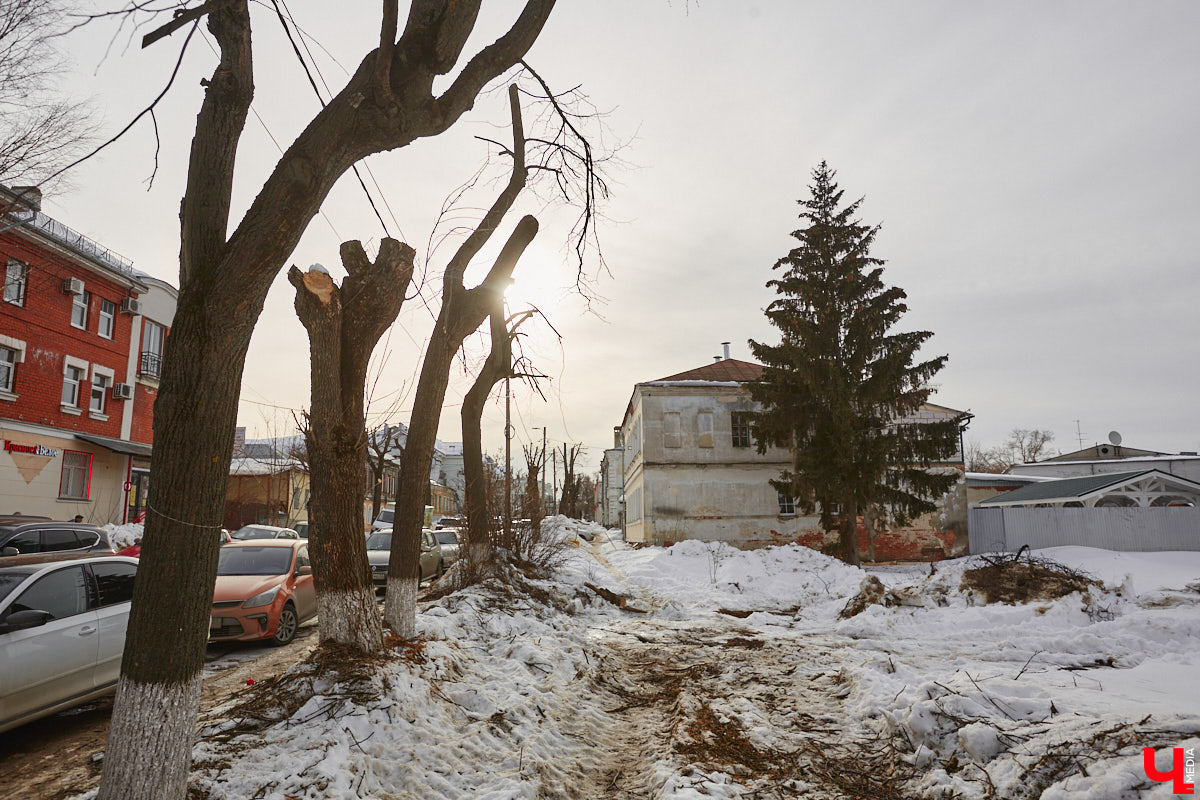 Владимирская недвижимость очень даже движимая. Например, на участке, где стоял дом с более чем 130-летней историей, должен появиться новенький особняк. А вот строение на одной из самых загруженных улиц, наоборот, скоро пропадет. Последние изменения на карте города «Ключ-Медиа» собрал в обзор.