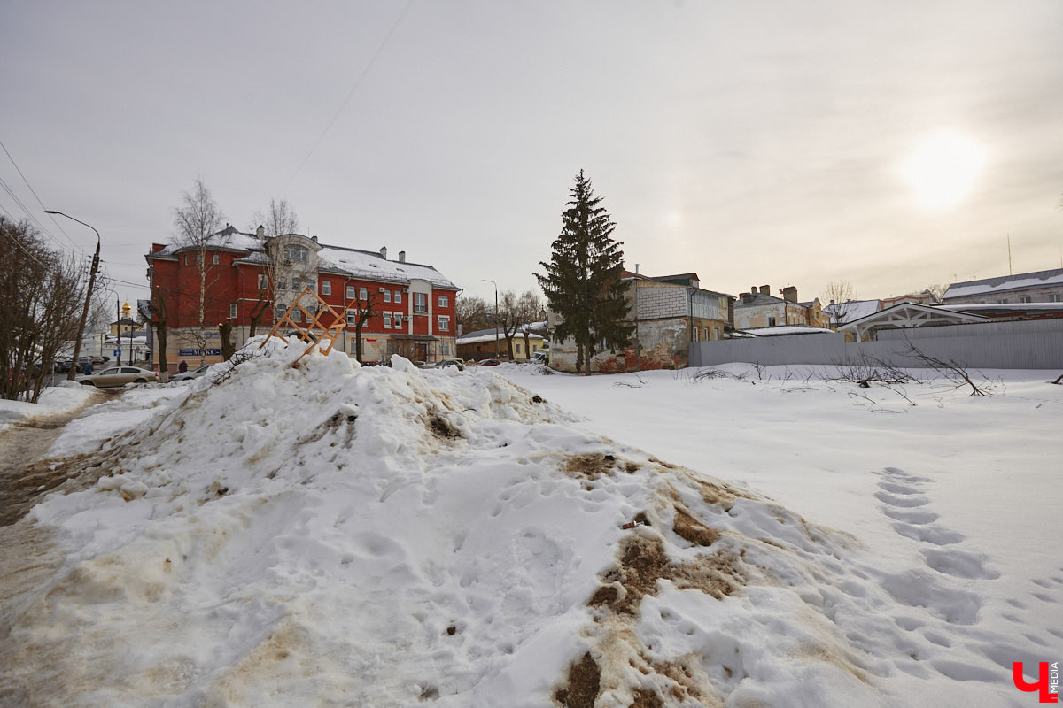 Владимирская недвижимость очень даже движимая. Например, на участке, где стоял дом с более чем 130-летней историей, должен появиться новенький особняк. А вот строение на одной из самых загруженных улиц, наоборот, скоро пропадет. Последние изменения на карте города «Ключ-Медиа» собрал в обзор.