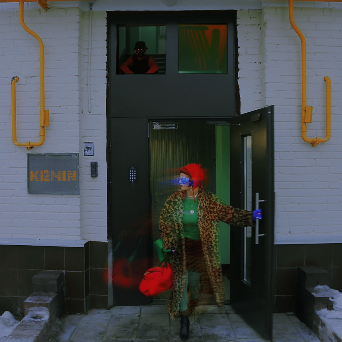 Сначала Кира Гоголадзе из Владимира поразила своим вокалом Басту и всех на «Голос. Дети», а потом запустила музыкальный проект с гротескным партнером по творчеству. Ребята играют грустный электропоп, и их треки можно найти на известных площадках. Подробнее о жизни после шоу певица рассказала нашему изданию.