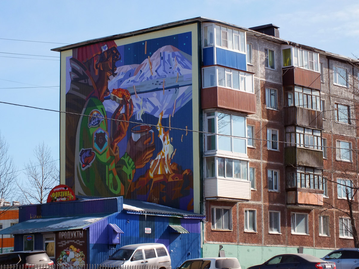 Уличное искусство — лучик света в артхаусе серых панелек. Художники преображают дома и другие объекты, собирая свои произведения в целые творческие районы. Какие граффити-локации есть в России, Беларуси и Грузии, нашему изданию рассказала и показала владимирский архитектор Анастасия Егорова.
