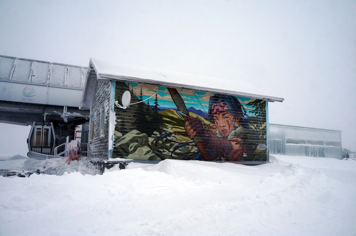 Уличное искусство — лучик света в артхаусе серых панелек. Художники преображают дома и другие объекты, собирая свои произведения в целые творческие районы. Какие граффити-локации есть в России, Беларуси и Грузии, нашему изданию рассказала и показала владимирский архитектор Анастасия Егорова.