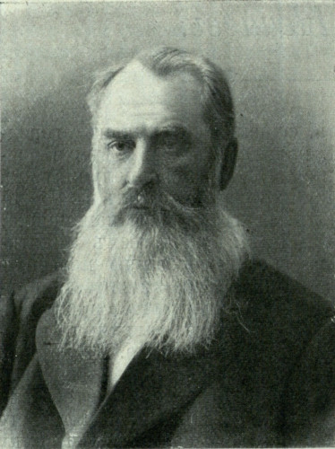 В марте нас порадовали известием, что агентство реновации архитектурного наследия «Интеллект» собирается заняться реставрацией пустующего более 10 лет дома № 11 на улице Дворянской. Здание, построенное во второй половине 1800-х годов, вместе с бывшей женской гимназией (нынешняя школа № 1) являются последними дореволюционными домами, которые сохранились на улице Дворянской. Кроме того, принадлежало оно купцу Владимиру Тарасову, весьма незаурядной личности, прославившейся во Владимире своими благими делами.