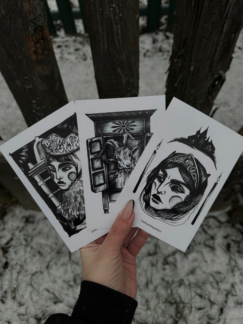 Суздаль готовится как следует встретить гостей. В свой тысячный день рождения он намерен удивлять, в том числе сувенирами. По-прежнему в ходу будут гастрономические изыски, варежки и валенки, штапельные и льняные платья, экспонаты из дерева, картины местных художников и все, что традиционно можно купить на улицах города. Ожидается и нечто особенное. «Ключ-Медиа» решил сделать свою подборку особенных гостинцев из Суздаля для настоящих ценителей.