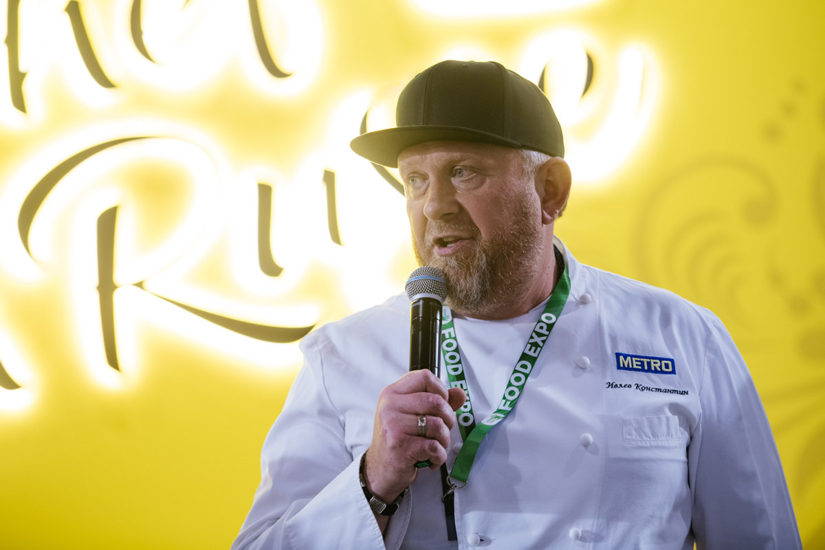 В кулинарной битве Chef a la Russe владимирские повара принимают участие не первый год. Недавний чемпионат исключением не стал. Как же выступила наша команда и чем запомнилось яркое событие с Константином Ивлевым и Томасом Гуглером в жюри?