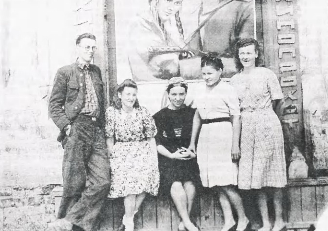 В 1905 году первая в истории города Владимира топонимическая комиссия составила список из пятидесяти пяти предполагаемых к переименованию улиц. Так, Куткин переулок становился Гоголевской улицей, Грабиловка — Набережной, Читалкин переулок — Покровской улицей, Летнеперевозинская — Рязанской, а Ременники — Немецкой. Да, именно в этом районе проживало наибольшее количество людей данной национальности. И именно здесь был их духовный центр — лютеранская кирха. Истории и быту немецкой колонии в дореволюционном Владимире и посвящена наша сегодняшняя статья.