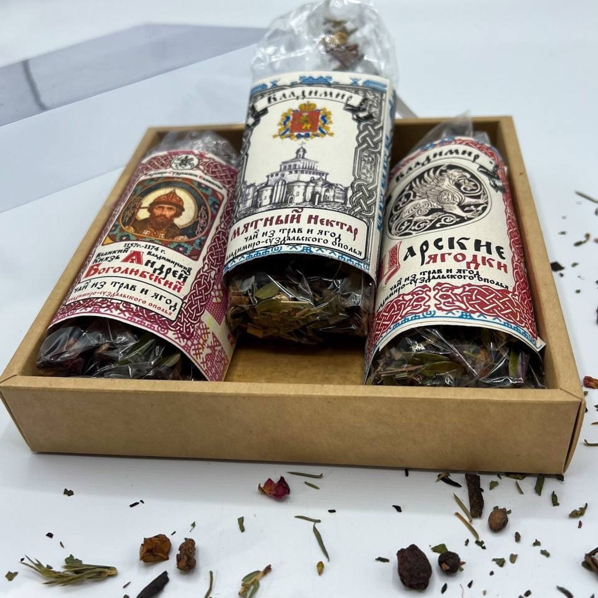 Во Владимирской области подвели итоги конкурса «Туристский сувенир Золотого кольца». В финал вышли 62 участника со 103 работами в пяти номинациях и трех ценовых категориях. Какие места завоевали мастера 33-го региона и благодаря чему им удалось победить? «Ключ-Медиа» пообщался с некоторыми владимирскими призерами в разных номинациях.