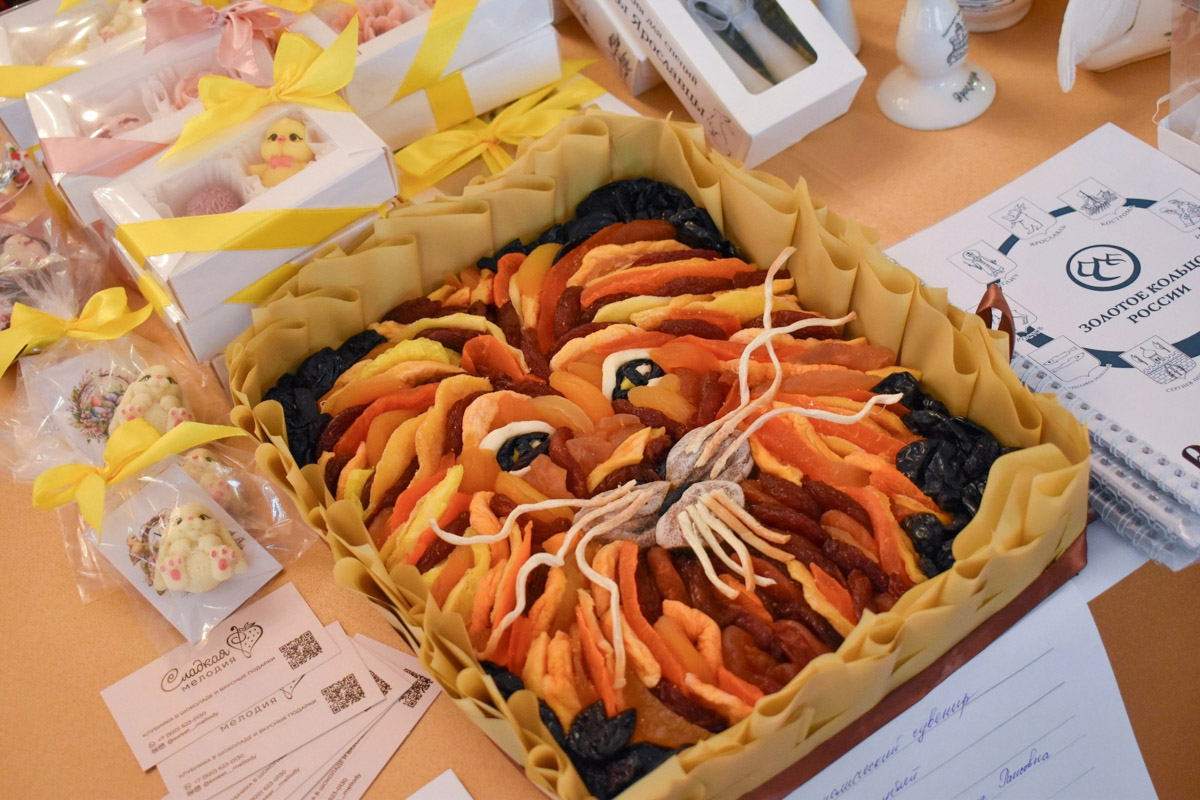 Во Владимирской области подвели итоги конкурса «Туристский сувенир Золотого кольца». В финал вышли 62 участника со 103 работами в пяти номинациях и трех ценовых категориях. Какие места завоевали мастера 33-го региона и благодаря чему им удалось победить? «Ключ-Медиа» пообщался с некоторыми владимирскими призерами в разных номинациях.