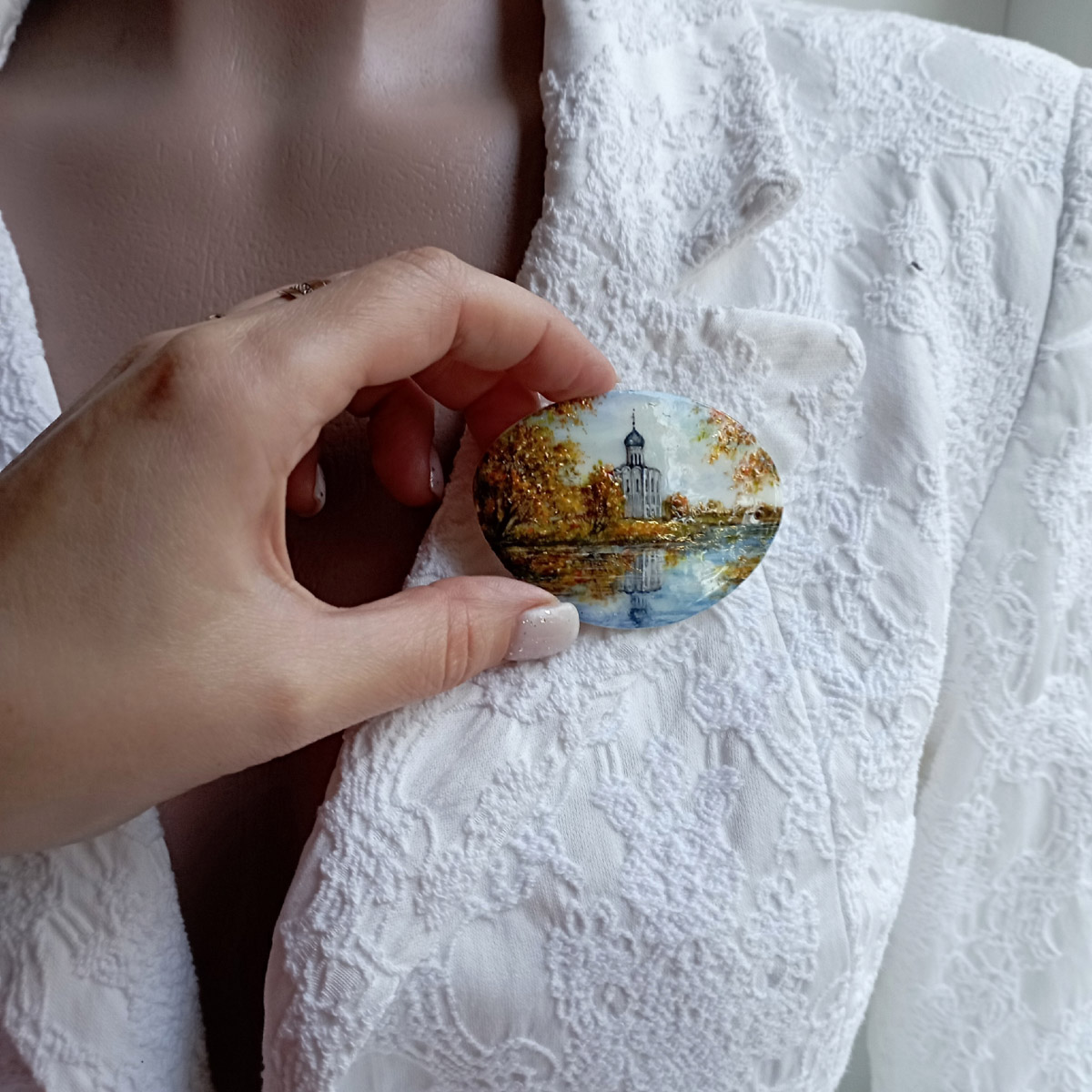 Во Владимирской области подвели итоги конкурса «Туристский сувенир Золотого кольца». В финал вышли 62 участника со 103 работами в пяти номинациях и трех ценовых категориях. Какие места завоевали мастера 33-го региона и благодаря чему им удалось победить? «Ключ-Медиа» пообщался с некоторыми владимирскими призерами в разных номинациях.