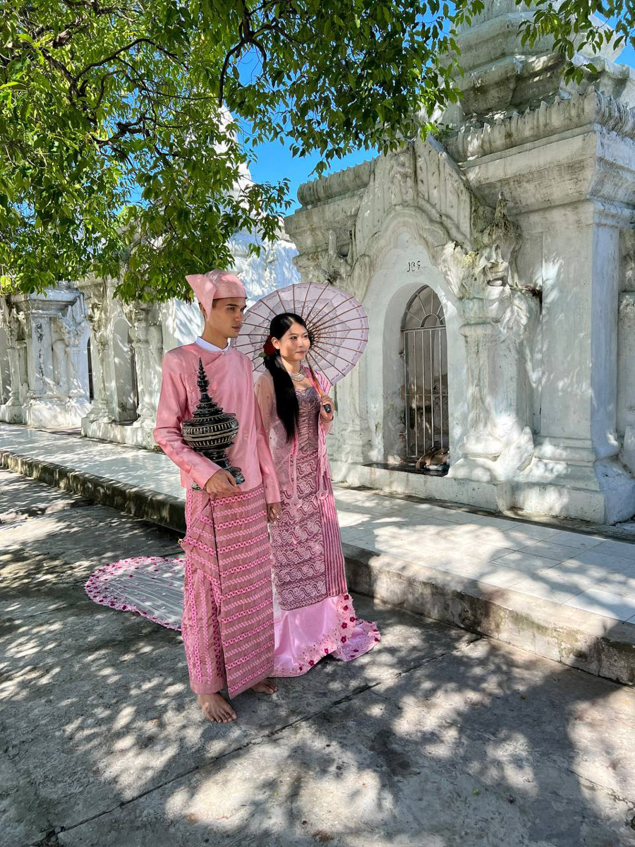 Путешествия для Максима Палагина — не развлечение, а работа. Впрочем, он умудряется сочетать. Автор сюжетов в тревел-программе «Невероятно интересные истории» посетил разные уголки мира: Мьянму, Алжир, Сенегал, Гамбию. Что владимирец там нашел и в каких переделках побывал, узнал «Ключ-Медиа».