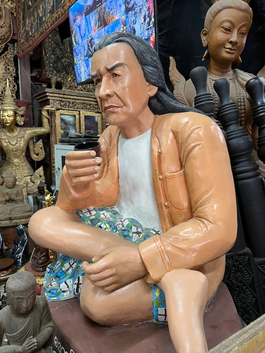 Путешествия для Максима Палагина — не развлечение, а работа. Впрочем, он умудряется сочетать. Автор сюжетов в тревел-программе «Невероятно интересные истории» посетил разные уголки мира: Мьянму, Алжир, Сенегал, Гамбию. Что владимирец там нашел и в каких переделках побывал, узнал «Ключ-Медиа».