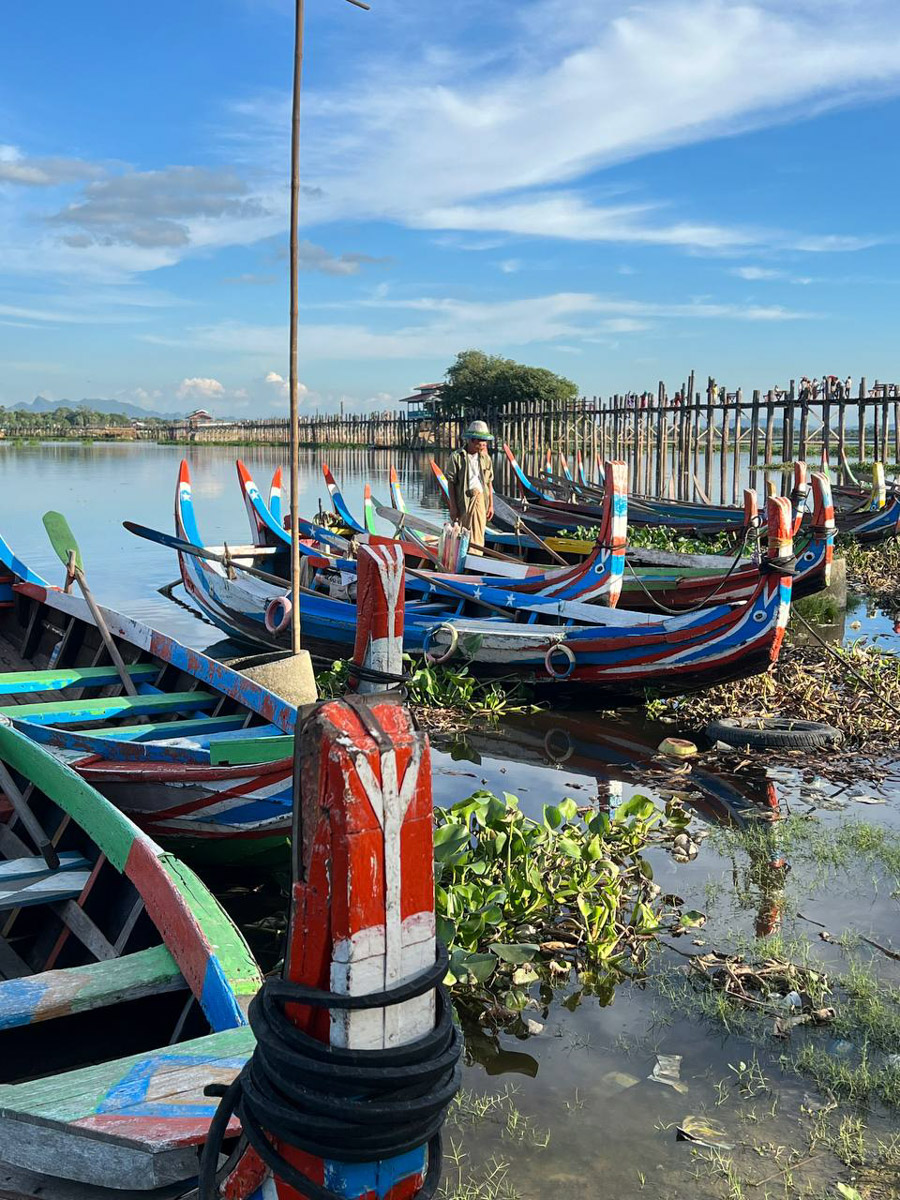 Путешествия для Максима Палагина — не развлечение, а работа. Впрочем, он умудряется сочетать. Автор сюжетов в тревел-программе «Невероятно интересные истории» посетил разные уголки мира: Мьянму, Алжир, Сенегал, Гамбию. Что владимирец там нашел и в каких переделках побывал, узнал «Ключ-Медиа».