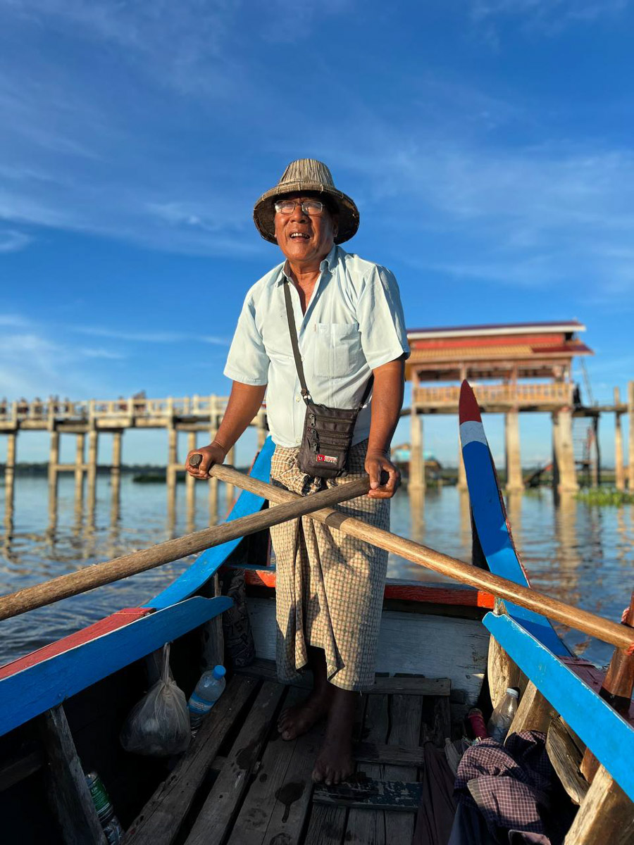 Путешествия для Максима Палагина — не развлечение, а работа. Впрочем, он умудряется сочетать. Автор сюжетов в тревел-программе «Невероятно интересные истории» посетил разные уголки мира: Мьянму, Алжир, Сенегал, Гамбию. Что владимирец там нашел и в каких переделках побывал, узнал «Ключ-Медиа».
