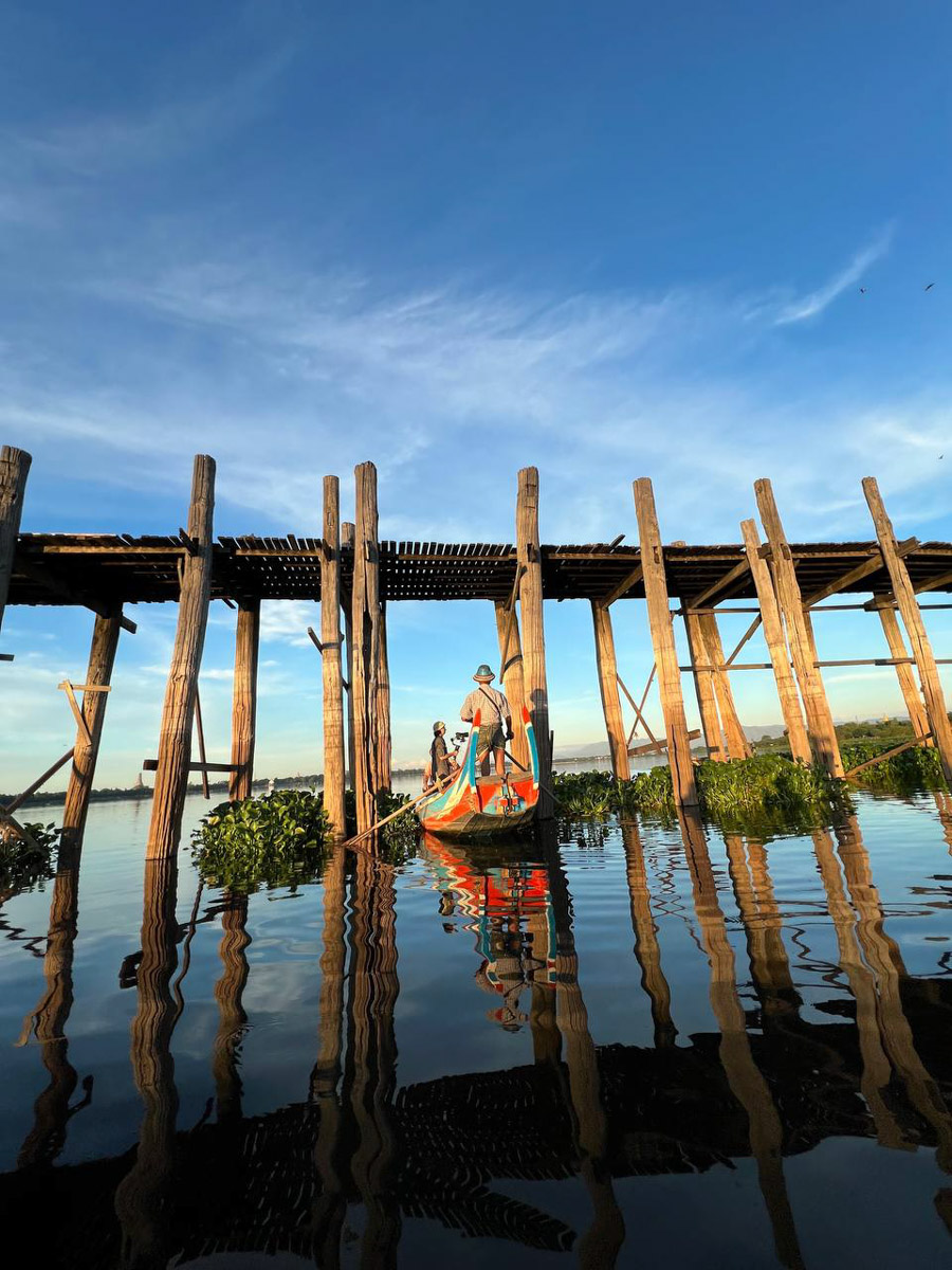 Путешествия для Максима Палагина — не развлечение, а работа. Впрочем, он умудряется сочетать. Автор сюжетов в тревел-программе «Невероятно интересные истории» посетил разные уголки мира: Мьянму, Алжир, Сенегал, Гамбию. Что владимирец там нашел и в каких переделках побывал, узнал «Ключ-Медиа».