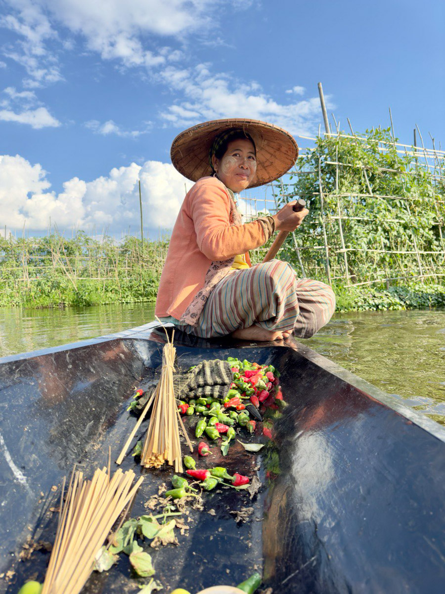 Путешествия для Максима Палагина — не развлечение, а работа. Впрочем, он умудряется сочетать. Автор сюжетов в тревел-программе «Невероятно интересные истории» посетил разные уголки мира: Мьянму, Алжир, Сенегал, Гамбию. Что владимирец там нашел и в каких переделках побывал, узнал «Ключ-Медиа».