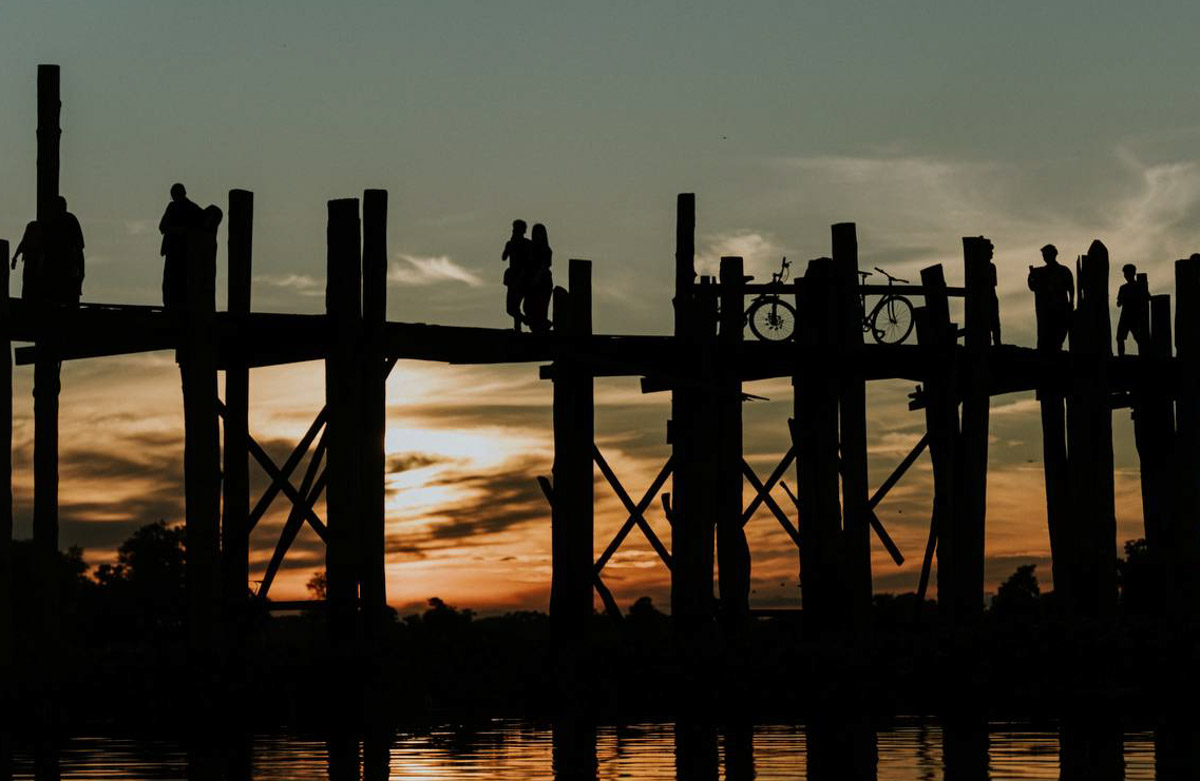 Путешествия для Максима Палагина — не развлечение, а работа. Впрочем, он умудряется сочетать. Автор сюжетов в тревел-программе «Невероятно интересные истории» посетил разные уголки мира: Мьянму, Алжир, Сенегал, Гамбию. Что владимирец там нашел и в каких переделках побывал, узнал «Ключ-Медиа».