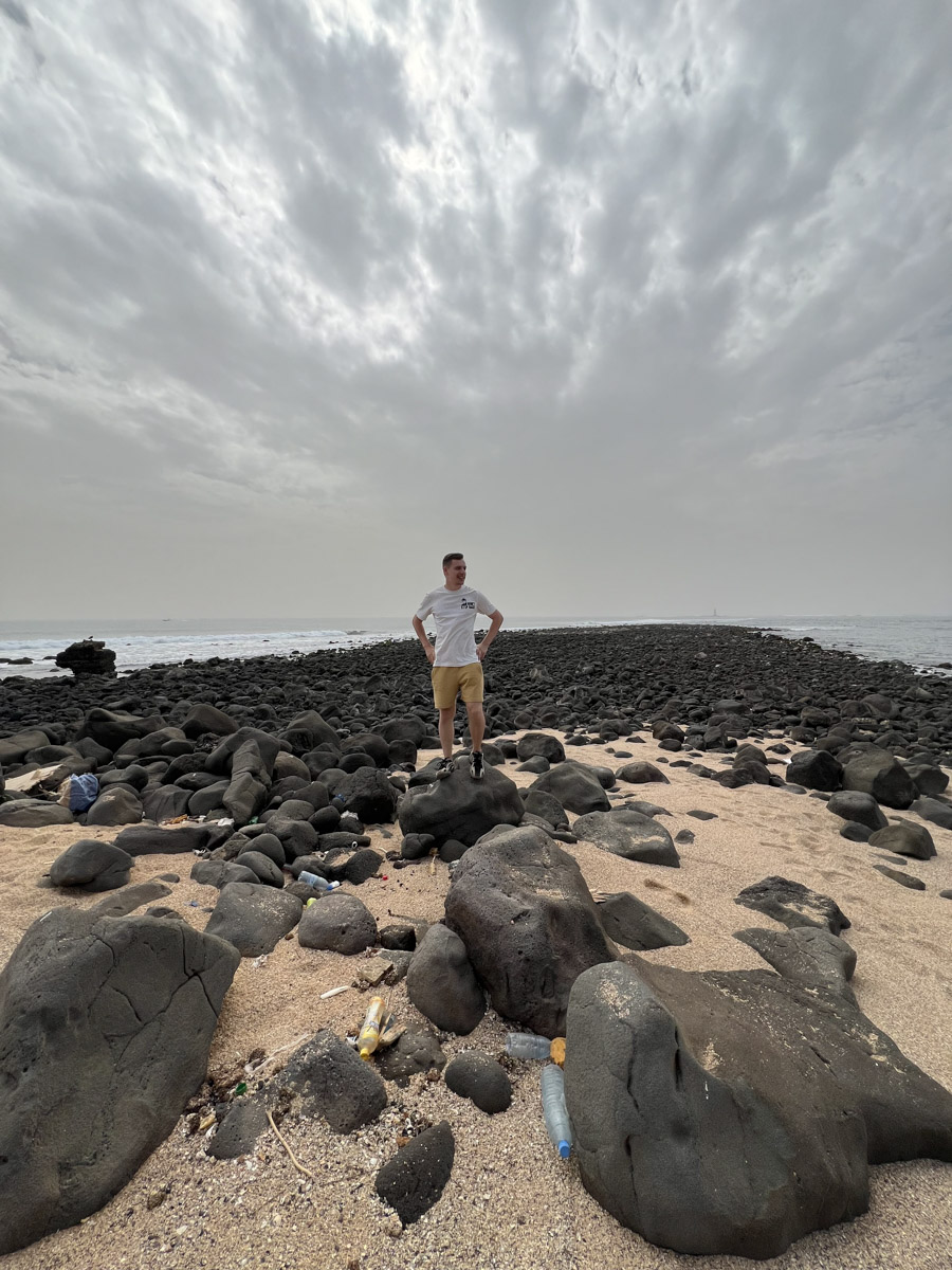 Путешествия для Максима Палагина — не развлечение, а работа. Впрочем, он умудряется сочетать. Автор сюжетов в тревел-программе «Невероятно интересные истории» посетил разные уголки мира: Мьянму, Алжир, Сенегал, Гамбию. Что владимирец там нашел и в каких переделках побывал, узнал «Ключ-Медиа».