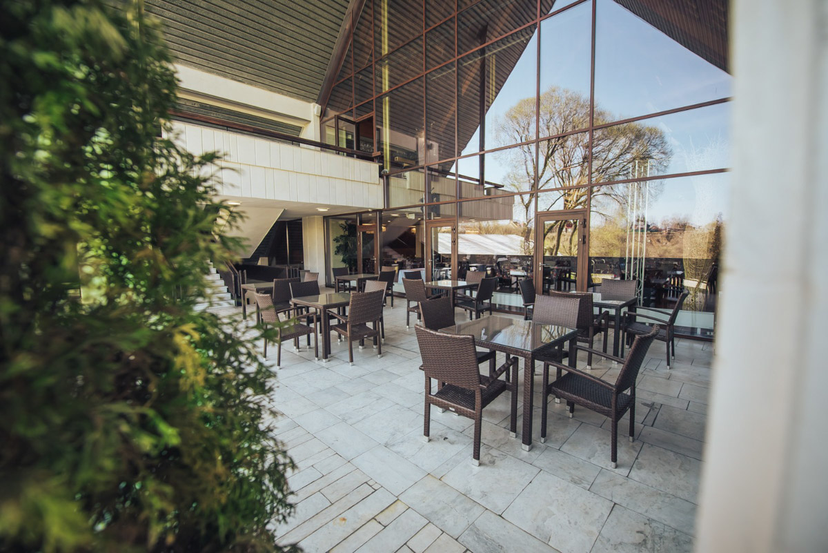 Еда — важный проводник в любую культуру. В воскресенье, 28 апреля, жители 33-го региона смогут лучше узнать Сербию. Поможет в этом гастроужин — первый в рамках целой серии. Удивлять гостей будет многократный призер чемпионатов по кулинарии — шеф-повар Зоран Велькович.