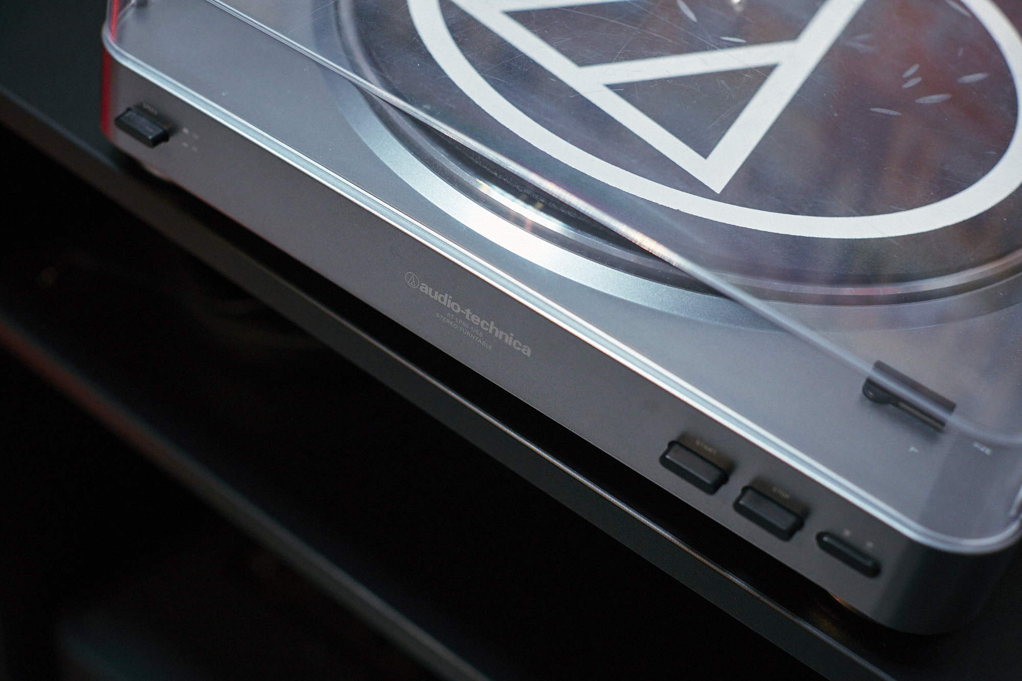 Мягкое кресло, шорох винила, интересная книга в руках: комбо, действующее лучше любого успокоительного. И мы знаем, где его найти! «Ключ-Медиа» собрал в один обзор уютные городские локации с творческим вайбом, где всегда приятно остановиться и поставить бурное течение жизни на паузу.