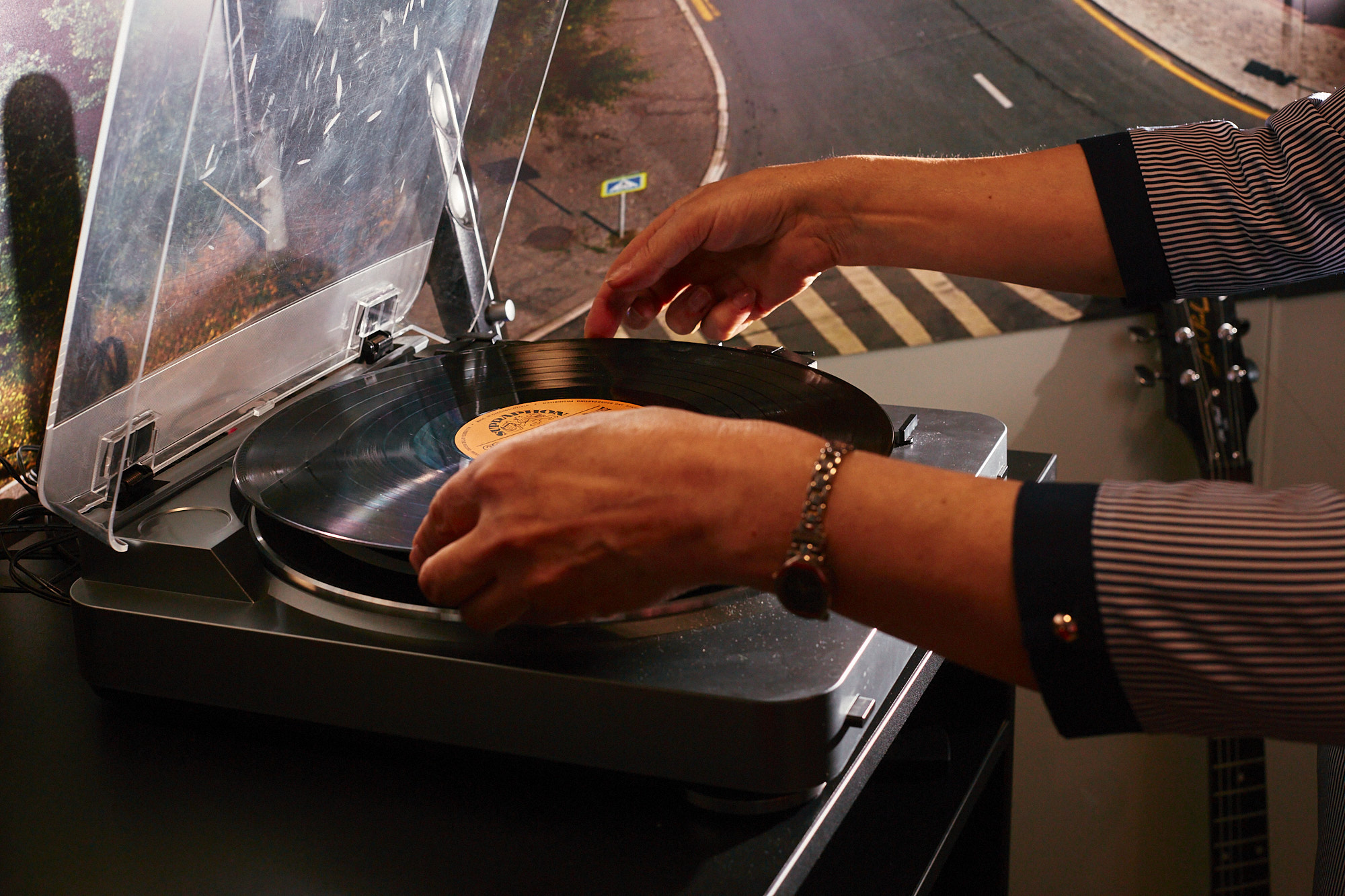 Мягкое кресло, шорох винила, интересная книга в руках: комбо, действующее лучше любого успокоительного. И мы знаем, где его найти! «Ключ-Медиа» собрал в один обзор уютные городские локации с творческим вайбом, где всегда приятно остановиться и поставить бурное течение жизни на паузу.