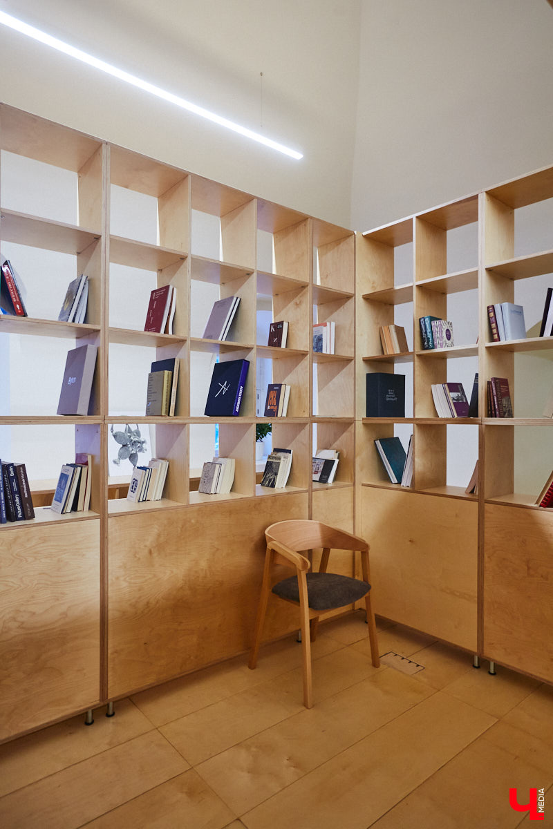 Мягкое кресло, шорох винила, интересная книга в руках: комбо, действующее лучше любого успокоительного. И мы знаем, где его найти! «Ключ-Медиа» собрал в один обзор уютные городские локации с творческим вайбом, где всегда приятно остановиться и поставить бурное течение жизни на паузу.