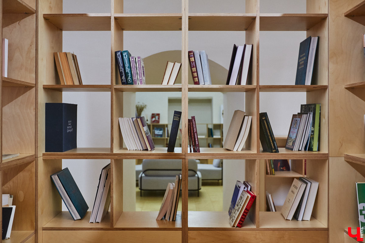 Мягкое кресло, шорох винила, интересная книга в руках: комбо, действующее лучше любого успокоительного. И мы знаем, где его найти! «Ключ-Медиа» собрал в один обзор уютные городские локации с творческим вайбом, где всегда приятно остановиться и поставить бурное течение жизни на паузу.