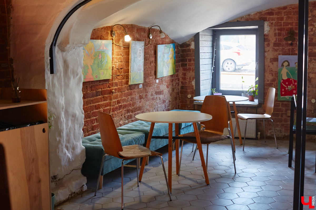 Мягкое кресло, шорох винила, интересная книга в руках: комбо, действующее лучше любого успокоительного. И мы знаем, где его найти! «Ключ-Медиа» собрал в один обзор уютные городские локации с творческим вайбом, где всегда приятно остановиться и поставить бурное течение жизни на паузу.