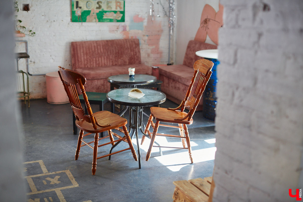 Мягкое кресло, шорох винила, интересная книга в руках: комбо, действующее лучше любого успокоительного. И мы знаем, где его найти! «Ключ-Медиа» собрал в один обзор уютные городские локации с творческим вайбом, где всегда приятно остановиться и поставить бурное течение жизни на паузу.