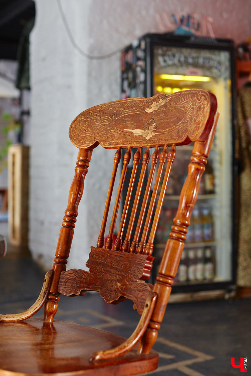 Мягкое кресло, шорох винила, интересная книга в руках: комбо, действующее лучше любого успокоительного. И мы знаем, где его найти! «Ключ-Медиа» собрал в один обзор уютные городские локации с творческим вайбом, где всегда приятно остановиться и поставить бурное течение жизни на паузу.